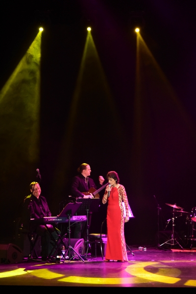 Linda de Suza au Casino Du Liban